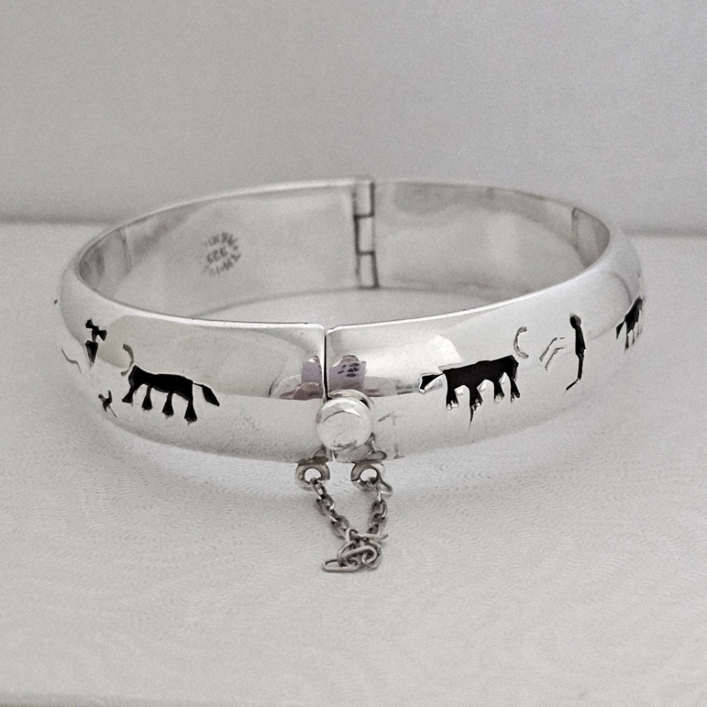 Silpada Very Rare🦄Sterling Silver Aztec Storybook Hinged Locking Bracelet IB388